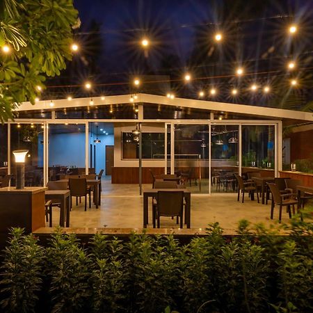 Coco Bliss By Mauli Stays Manor ภายนอก รูปภาพ